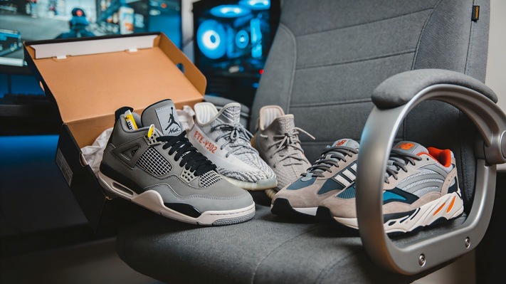 Reps shoes haul — Jordan 4, Yeezy 350, Adidas, Yeezy 700 — community purchase report